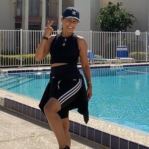 Meet your Posher, Ligia